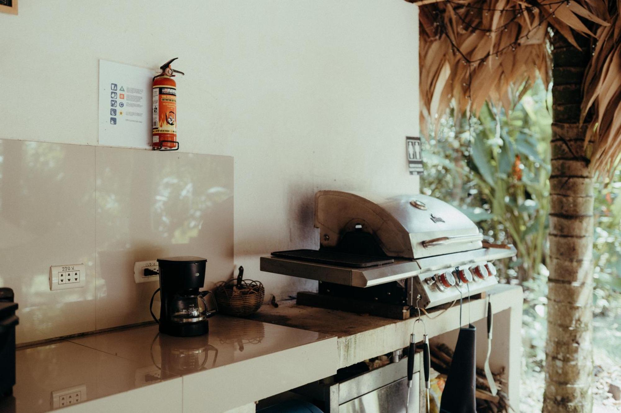 Casa De Los Amigos Caribena Cahuita Extérieur photo